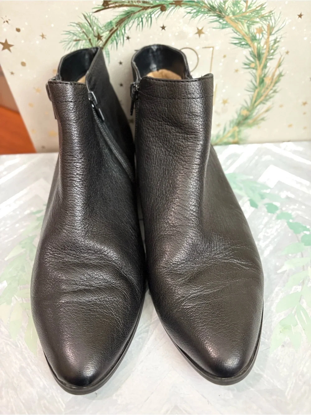 Naturalizer Black Leather Pointed Toe Ankle Booties with Side Zips